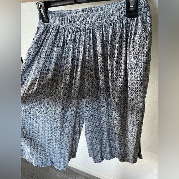 Abercrombie & Fitch| Boho Wide Leg Cropped Pants, Size XS•••Geometric Pattern - Picture 7 of 13
